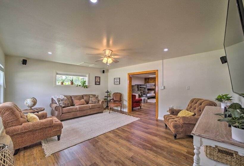 Walk To Lake: Historic Disney Home