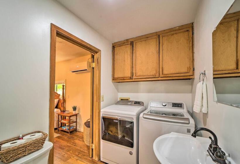 Walk To Lake: Historic Disney Home