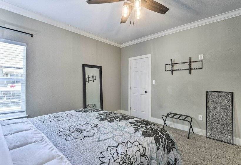 Historic + Fully Renovated Waxahachie Home!