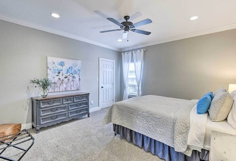 Historic + Fully Renovated Waxahachie Home!