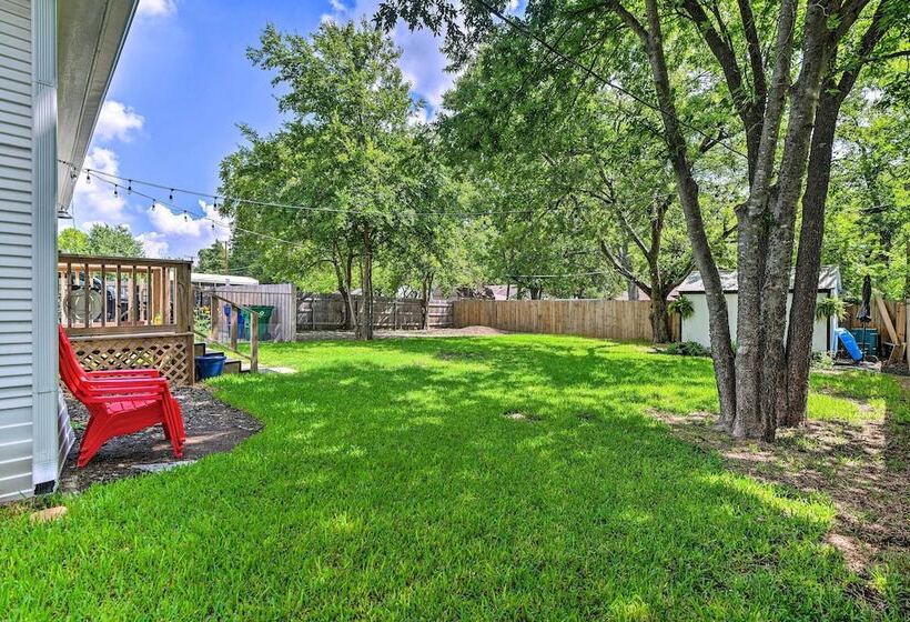 Historic + Fully Renovated Waxahachie Home!