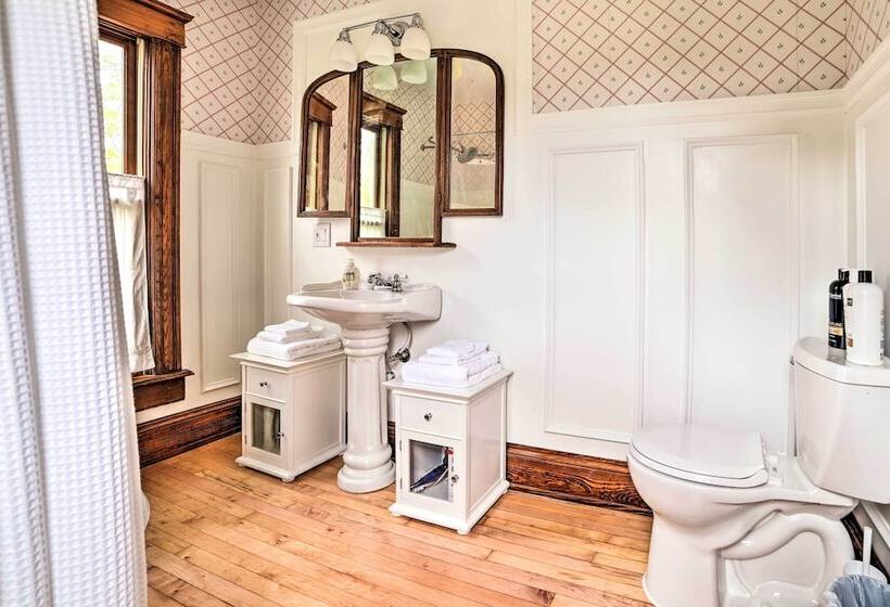 Historic Gaylord Home In Heart Of Downtown!