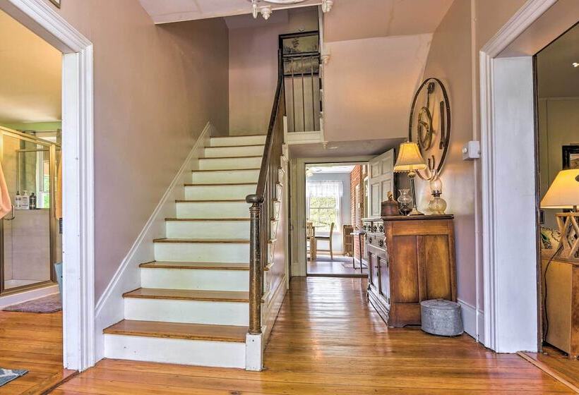 Historic  Hammond House  W/ Wine Country View!