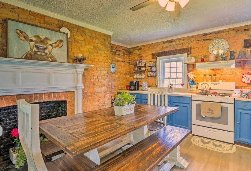 Historic  Hammond House  W/ Wine Country View!