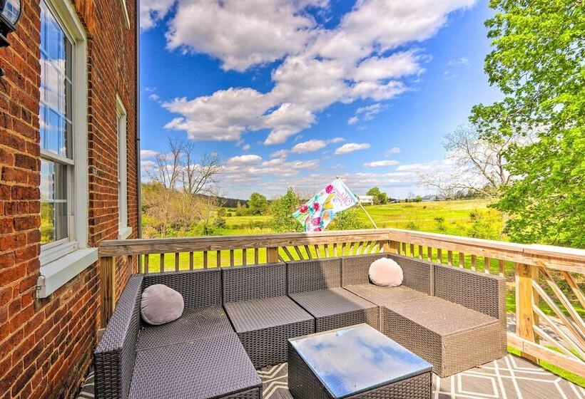 Historic  Hammond House  W/ Wine Country View!