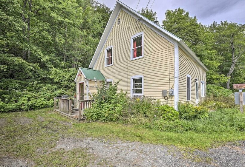 Historic Vermont Ski House W/ Mountain Views!