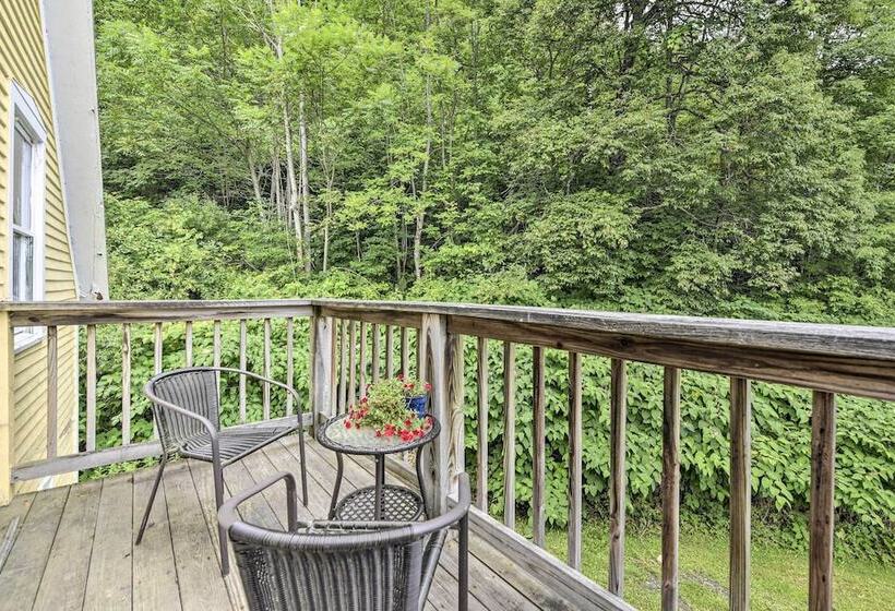 Historic Vermont Ski House W/ Mountain Views!