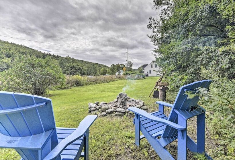 Historic Vermont Ski House W/ Mountain Views!