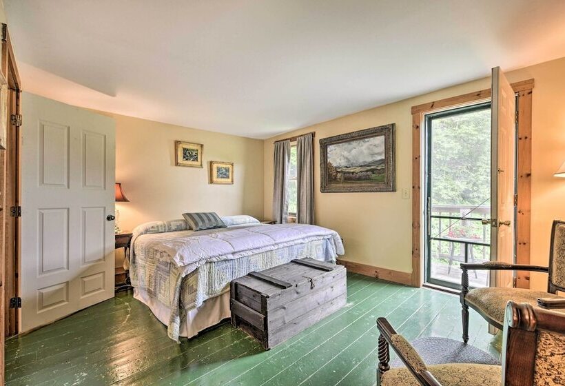 Historic Vermont Ski House W/ Mountain Views!