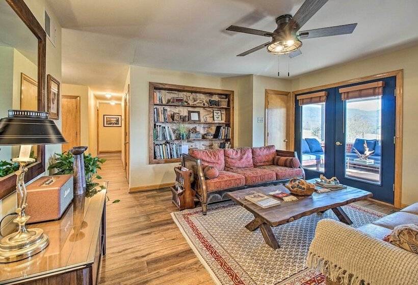 Home W/ Hot Tub Near Shenandoah Nat L Park!