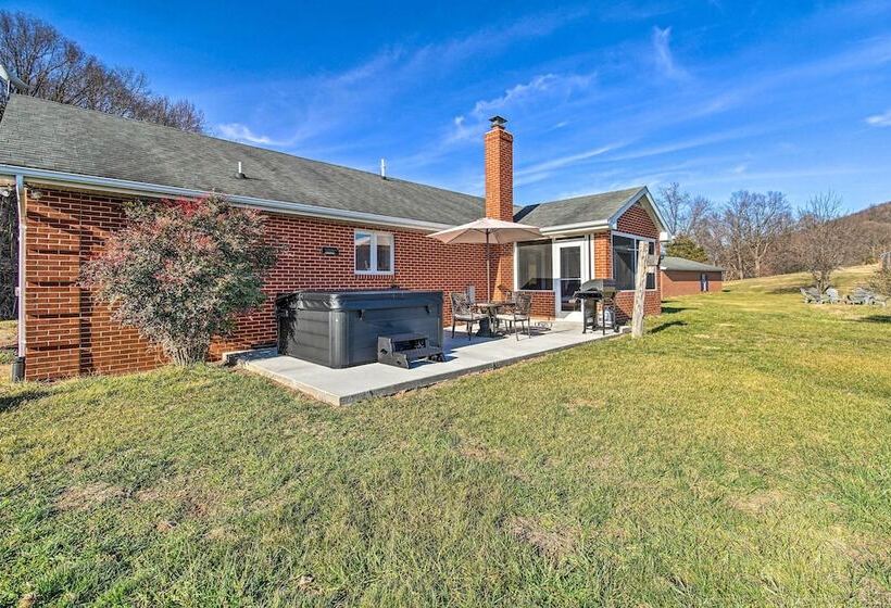 Home W/ Hot Tub Near Shenandoah Nat L Park!