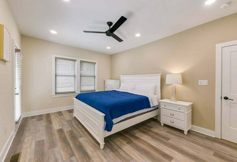 Home W/ Partial Ocean View: Walk To Ventnor Beach!