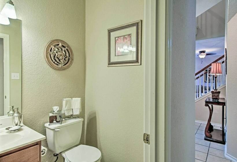Home W/ Patio, Mins To Seaworld+lackland Afb!