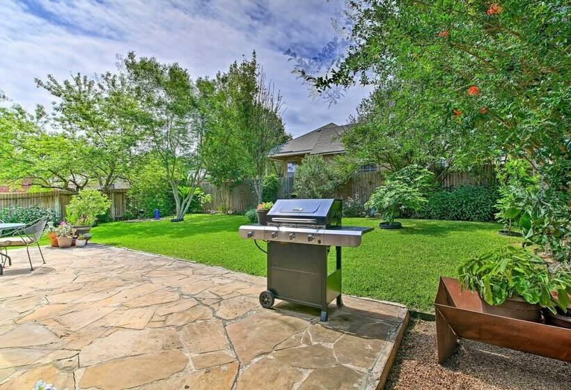 Home W/ Patio, Mins To Seaworld+lackland Afb!