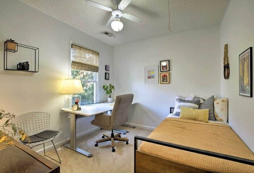 Home With Outdoor Oasis In Downtown Raleigh!