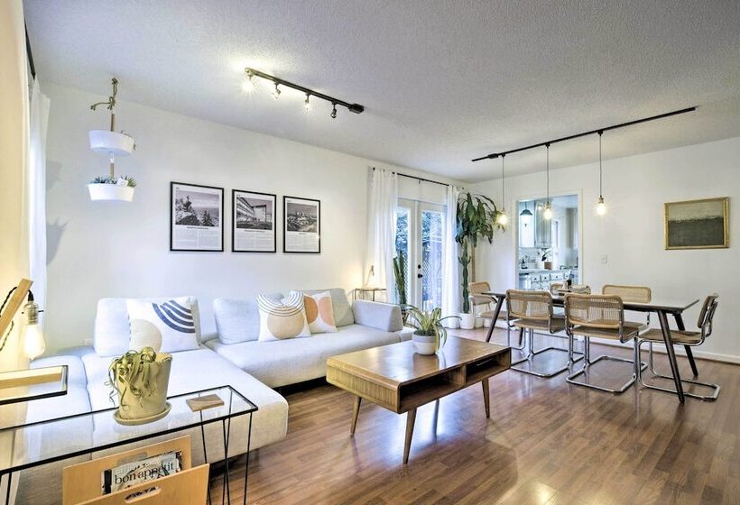 Home With Outdoor Oasis In Downtown Raleigh!