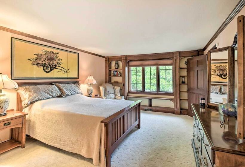 Hoodsport Home On 7 Wooded Acres W/ Hot Tub!