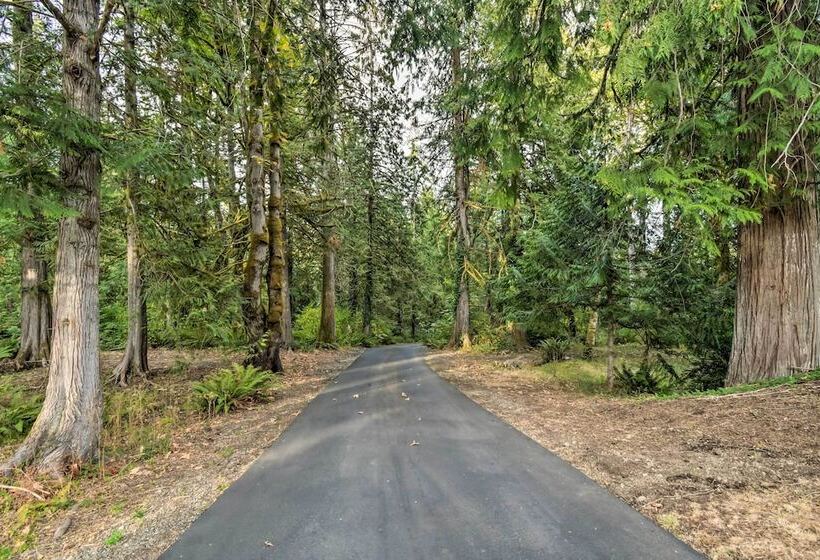 Hoodsport Home On 7 Wooded Acres W/ Hot Tub!