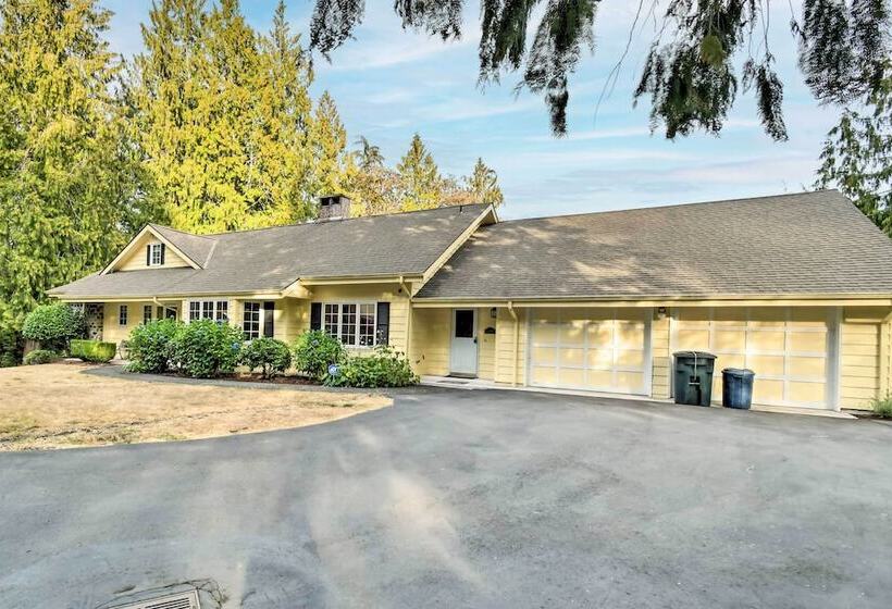 Hoodsport Home On 7 Wooded Acres W/ Hot Tub!