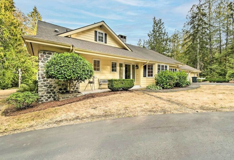 Hoodsport Home On 7 Wooded Acres W/ Hot Tub!