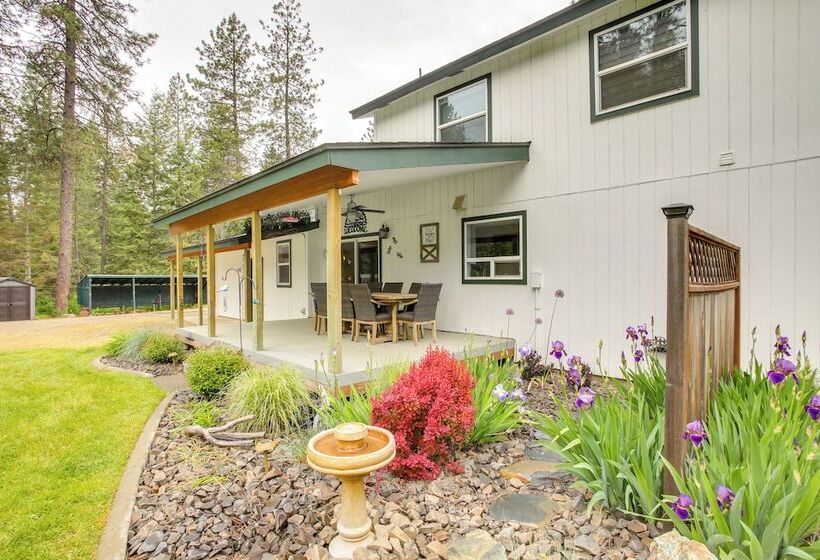 10 Mi To Silverwood: Secluded Getaway!