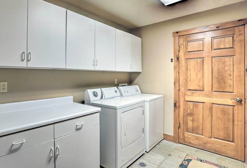 House W/ Hot Tub & Ac   Shuttle To Skiing!