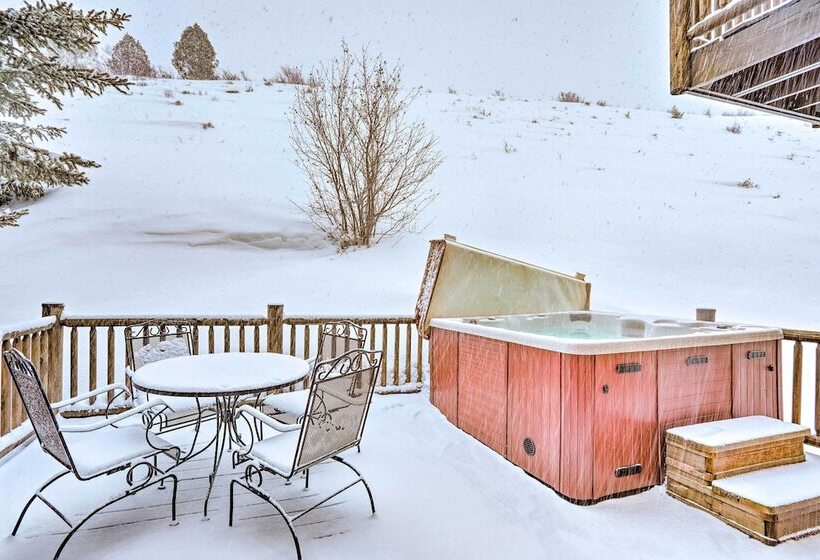 House W/ Hot Tub & Ac   Shuttle To Skiing!