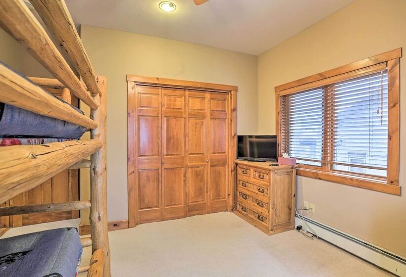 House W/ Hot Tub & Ac   Shuttle To Skiing!