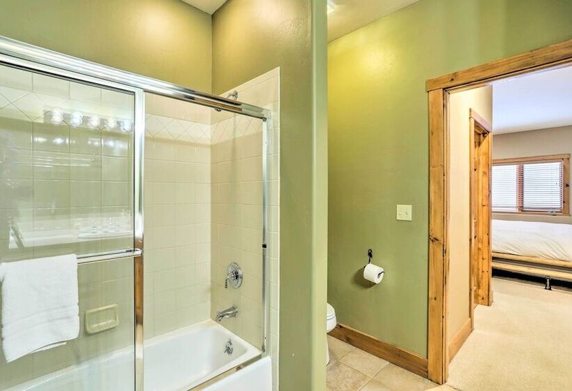 House W/ Hot Tub & Ac   Shuttle To Skiing!