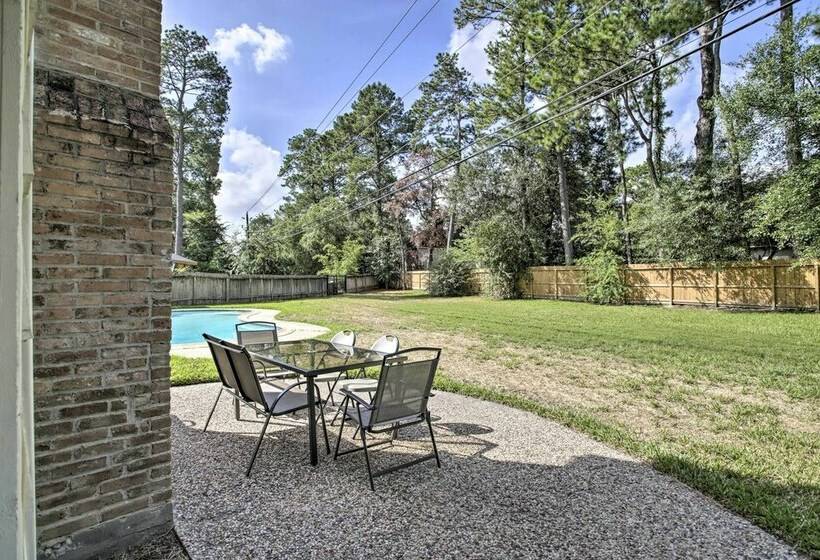 Houston Retreat W/ Game Room & Private Pool!