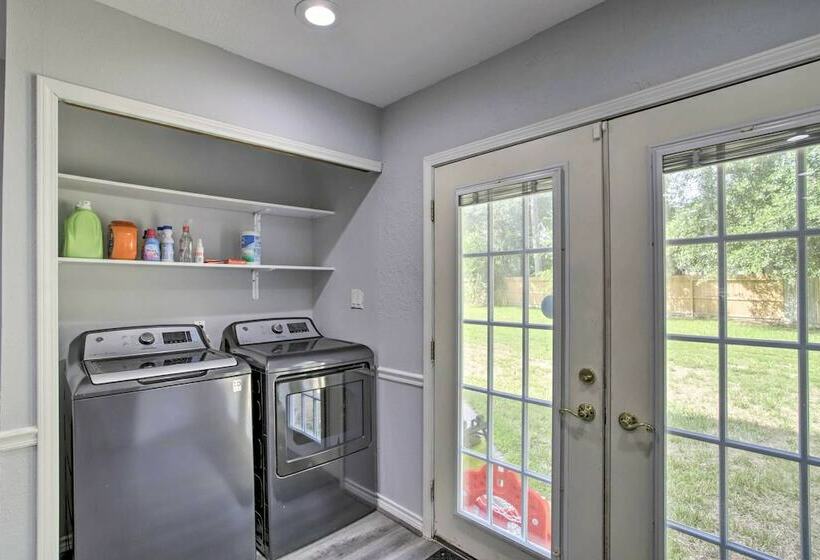 Houston Retreat W/ Game Room & Private Pool!