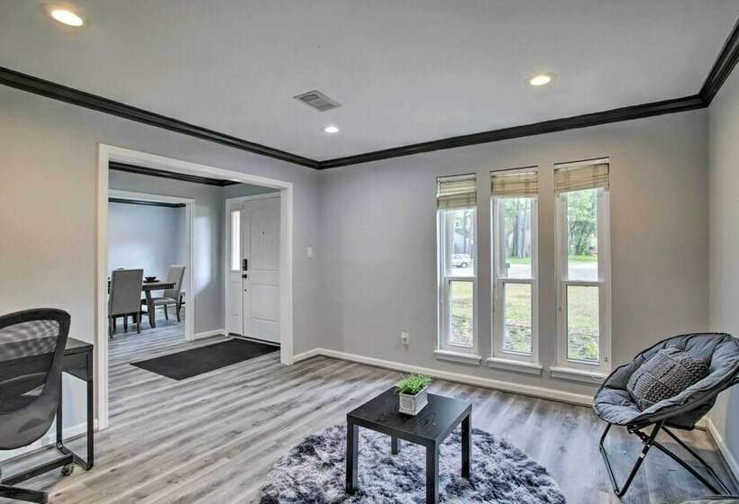 Houston Retreat W/ Game Room & Private Pool!
