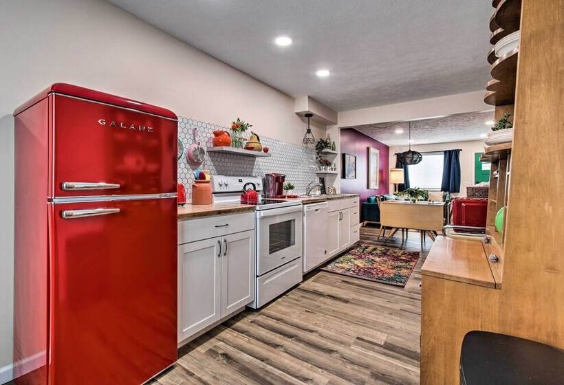 Ideally Located House 9 Mi From Route 66!