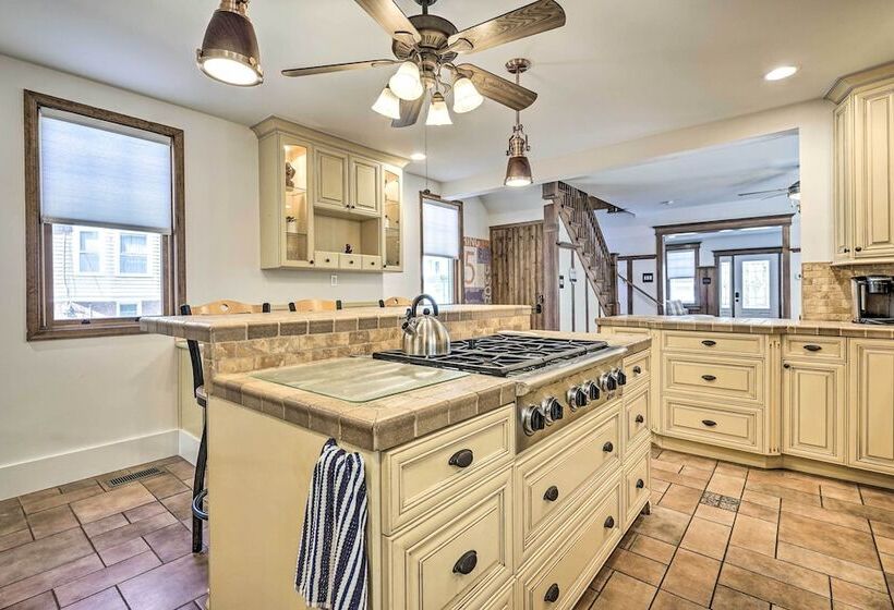 Idyllic Atlantic City Home 1 Block To Beach