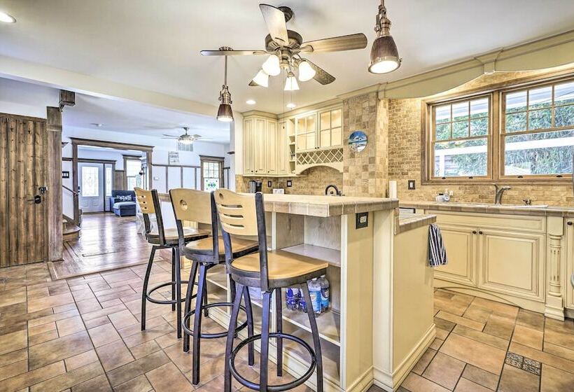 Idyllic Atlantic City Home 1 Block To Beach