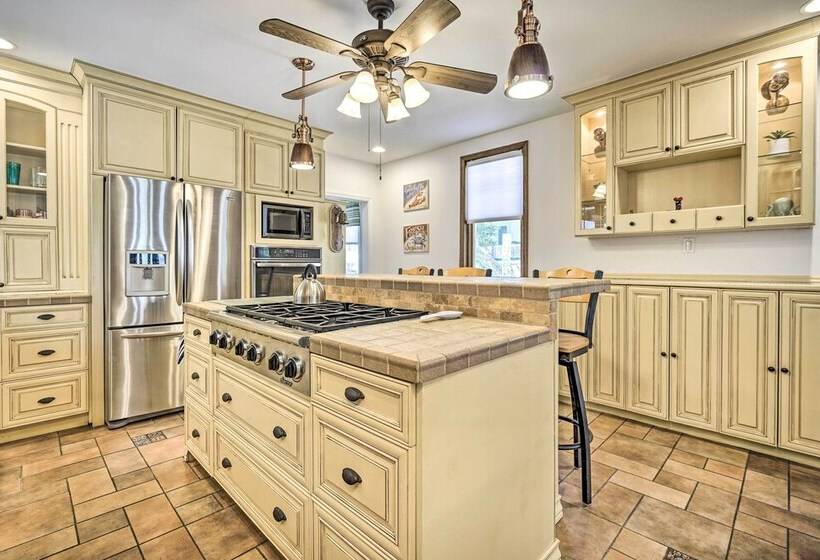 Idyllic Atlantic City Home 1 Block To Beach