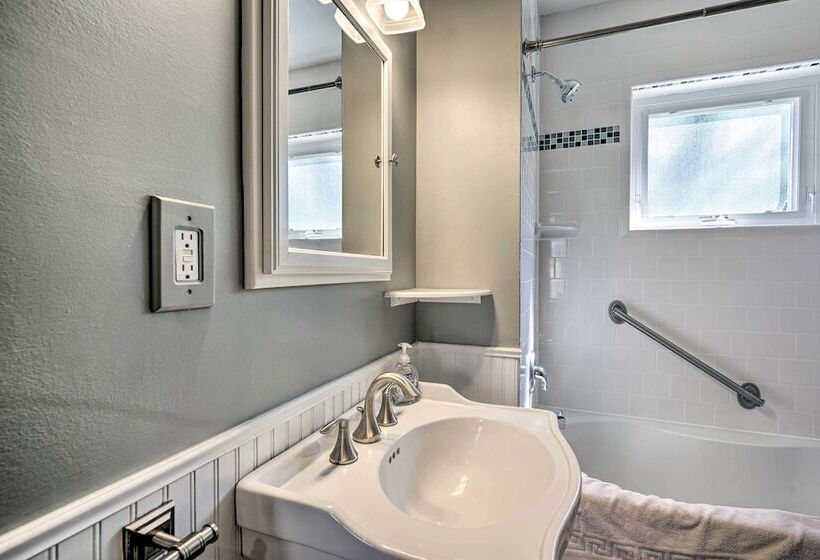 Idyllic Atlantic City Home 1 Block To Beach