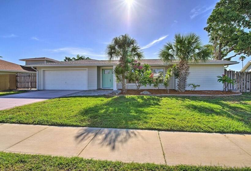 Coastal Getaway W/ Heated Pool: Walk To Beach!