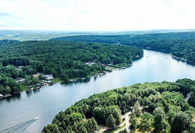 Indian Lake Retreat W/ Wet Bar & Covered Deck