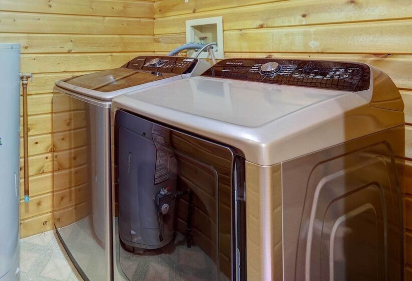 Interlochen Cabin W/ Fireplace Near State Park!