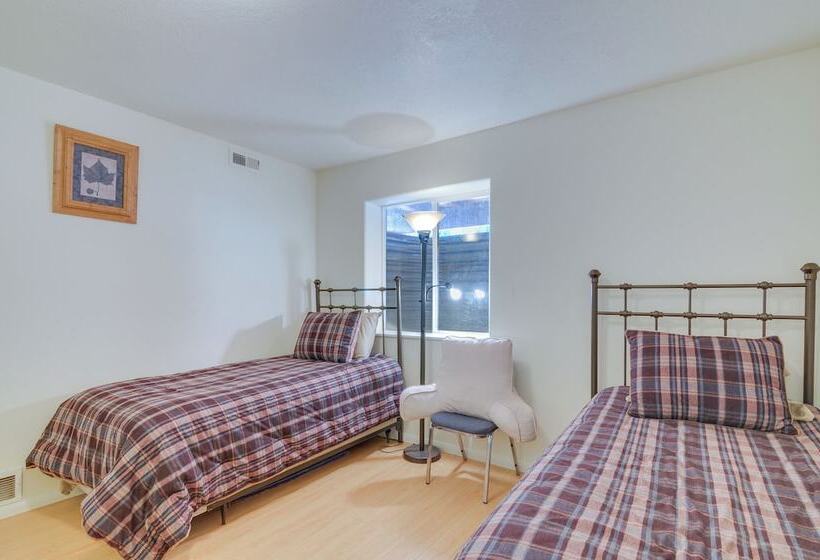 Alton Cabin W/ Deck ~ 2 Mi To Dixie Nat L Forest!