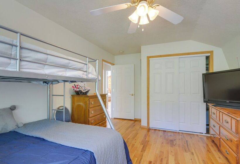 Alton Cabin W/ Deck ~ 2 Mi To Dixie Nat L Forest!