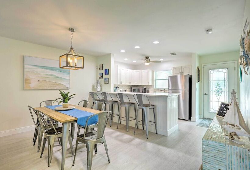 Ocean Access Jensen Beach Home: Dock & Lanai!