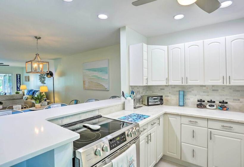 Ocean Access Jensen Beach Home: Dock & Lanai!