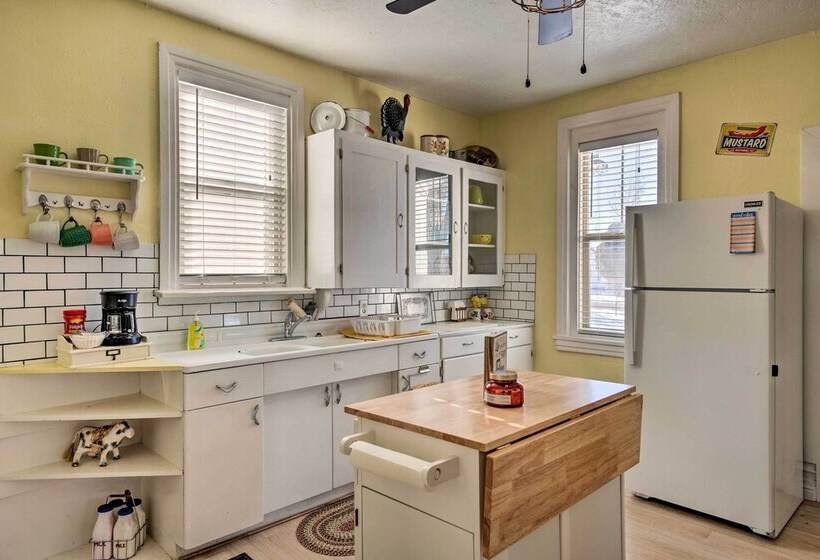 Kik N Bak Cottage W/ Beautiful Mountain View