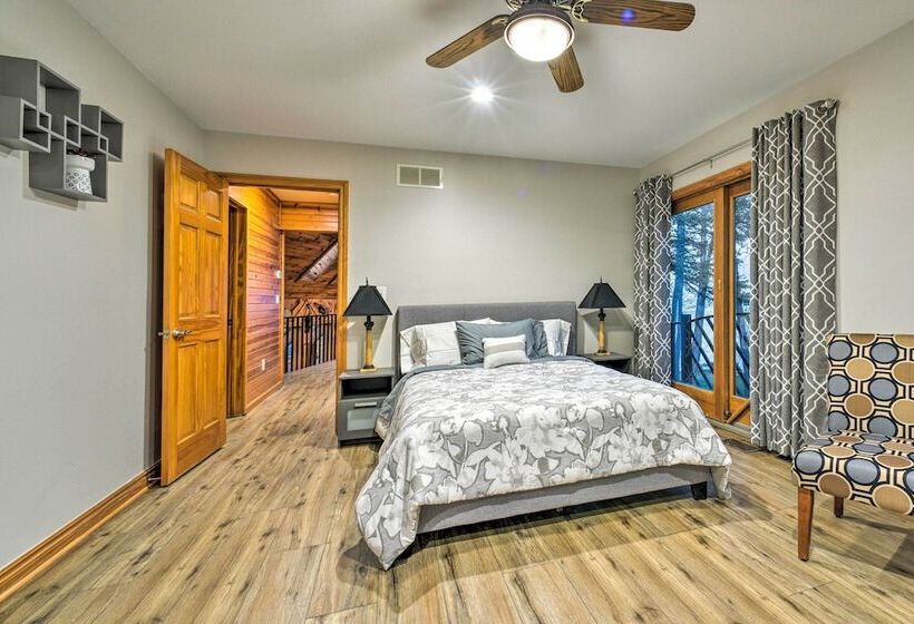 Lakefront Applegate Retreat W/ Private Beach!