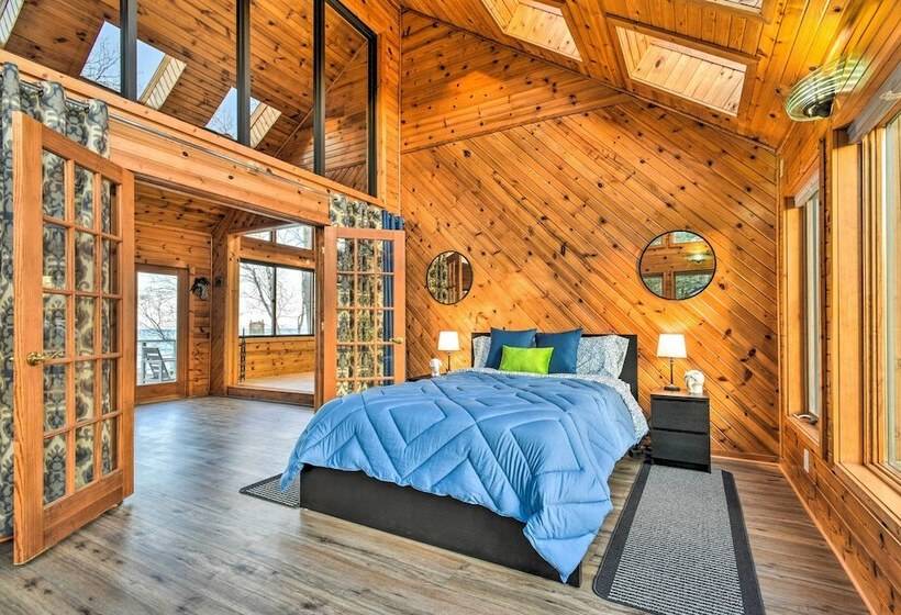 Lakefront Applegate Retreat W/ Private Beach!