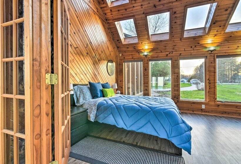 Lakefront Applegate Retreat W/ Private Beach!