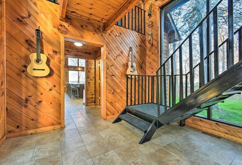 Lakefront Applegate Retreat W/ Private Beach!