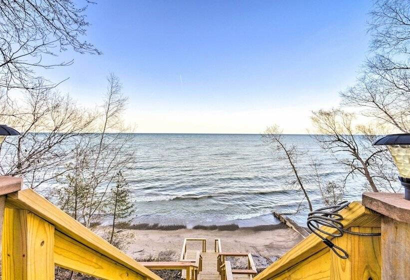 Lakefront Applegate Retreat W/ Private Beach!